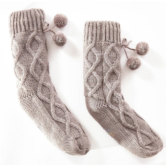 ⭐️40% Off⭐️ Muk Luks Dark Grey Cabin Slipper Socks - Picture 5 of 12